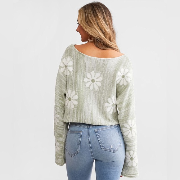 NWT Altar’d State Sage Green and White Daisy Flower Floral Lounge Top Sweater - Picture 8 of 8